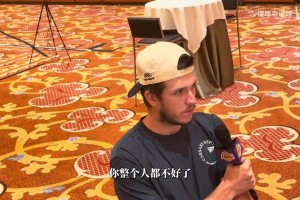 里夫斯：第一次新赛季开启没有詹姆斯很不习惯，对他只有爱和尊重
